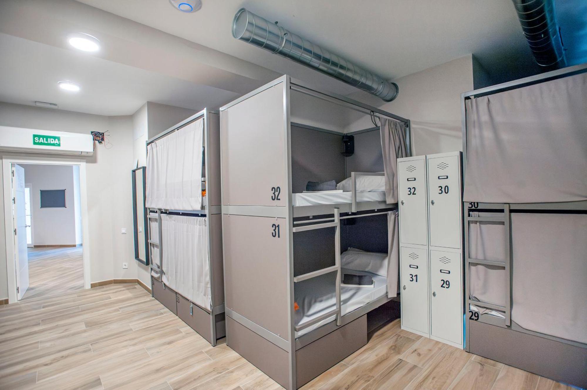 Hostel Dos Estaciones - Free Towels, Coffee & Tea, Remote Check-In Аліканте Екстер'єр фото